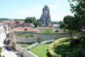 Descente vers le centre ville-Saintes